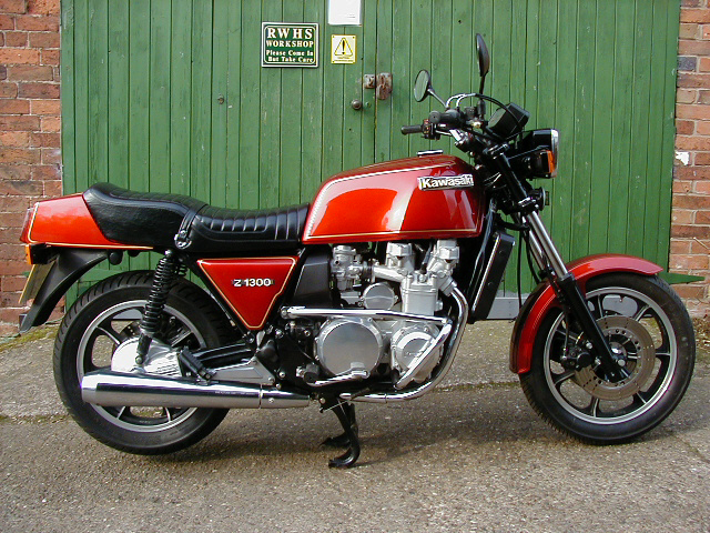 z1300hk02.jpg