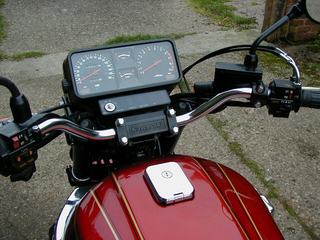 z1300hk03.jpg