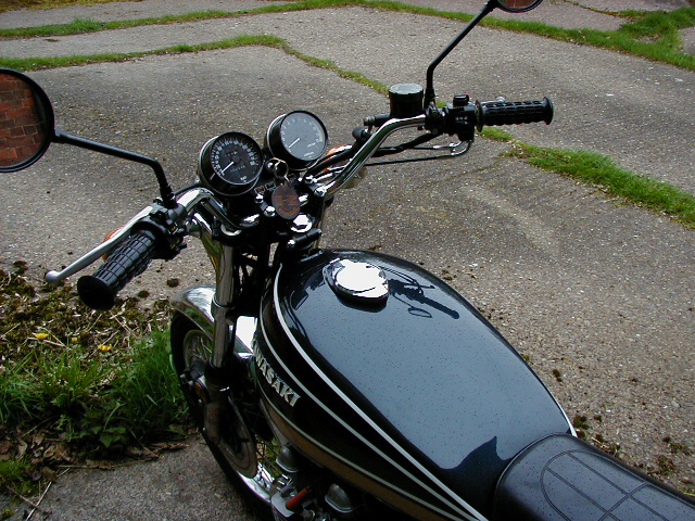 1974 Kawasaki Z1B 900 - spots of rain on tank! Well this is England!